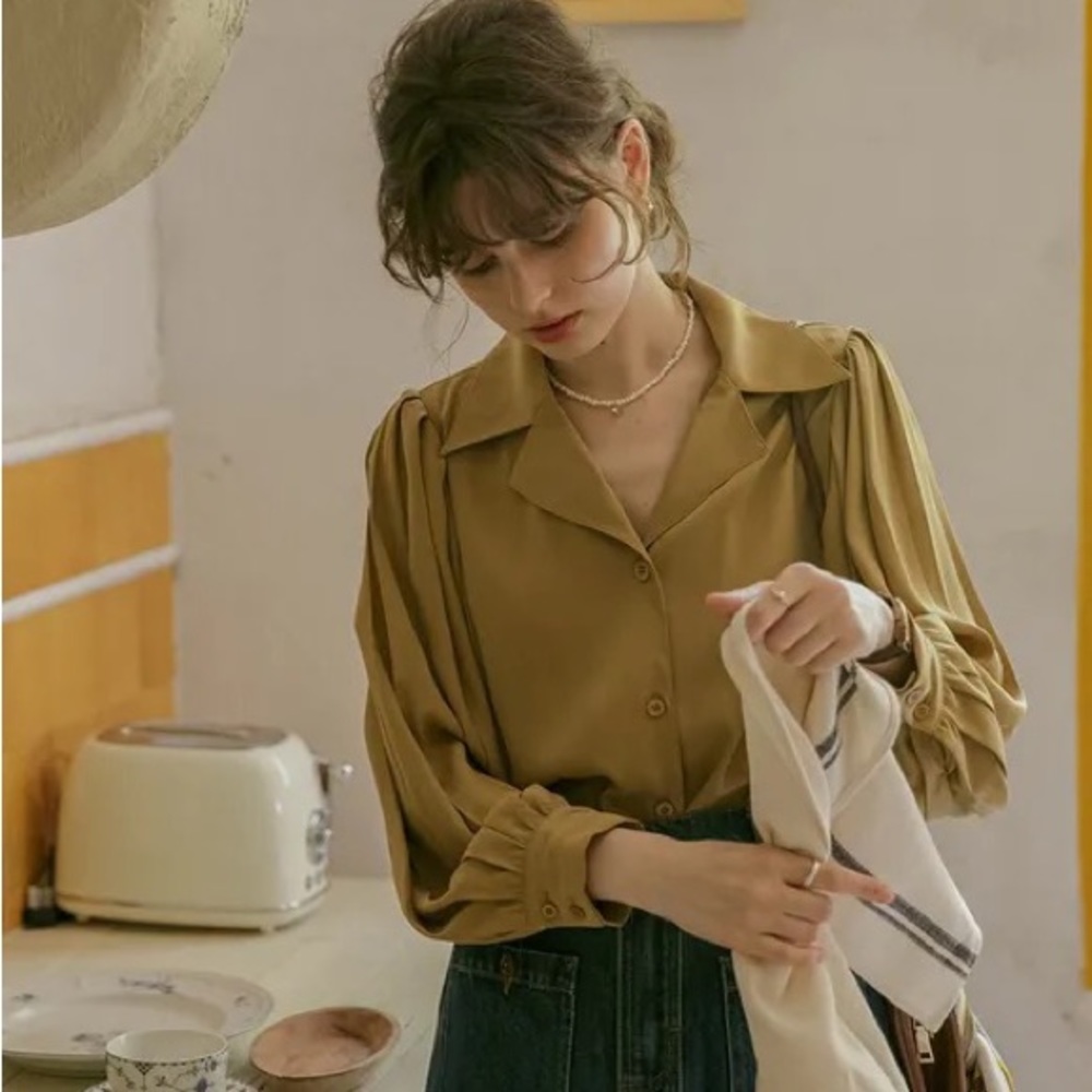 Puffed Shoulder Top - Picture 9 of 12